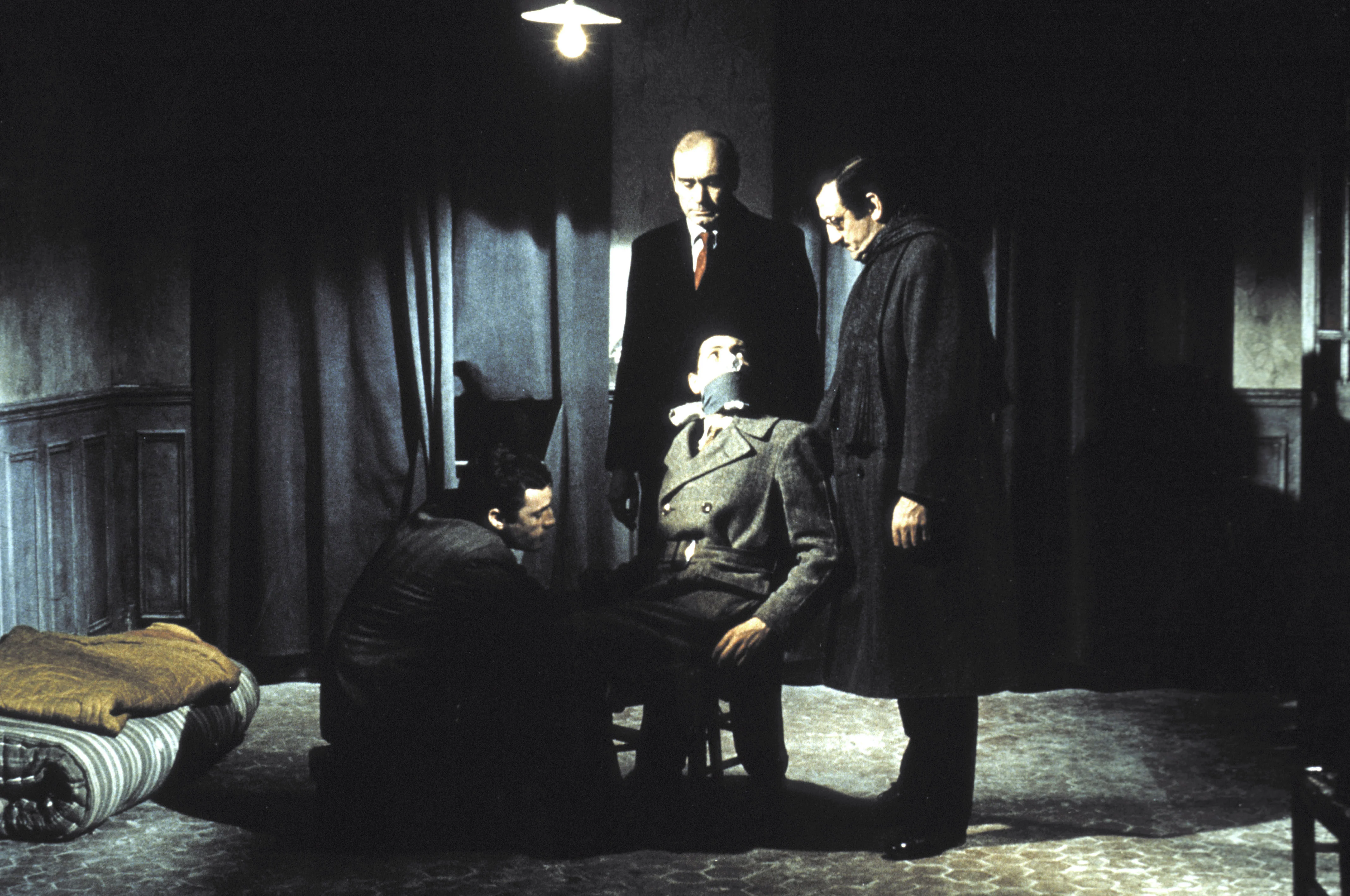 Bóng Tối Chiến Tranh Full